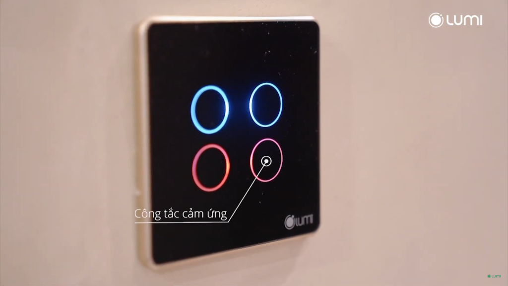 Công tắc cảm ứng thông minh gắn tường